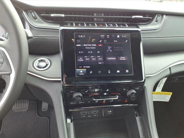 2026 Jeep Grand Cherokee Altitude 4x2