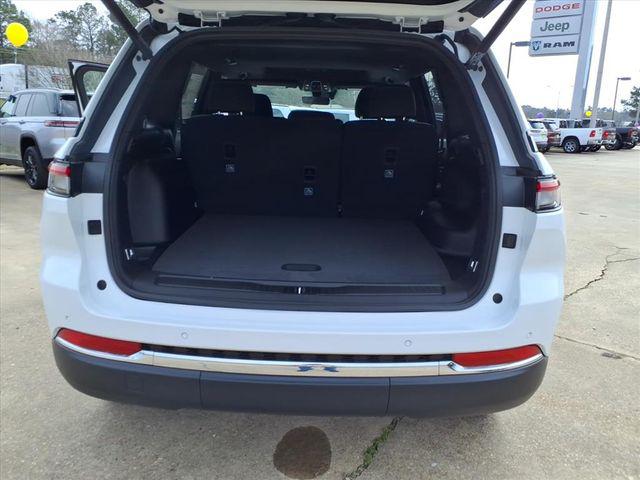 2026 Jeep Grand Cherokee Altitude 4x2