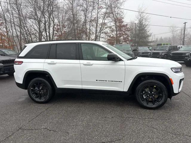 2026 Jeep Grand Cherokee GRAND CHEROKEE LAREDO ALTITUDE 4X4