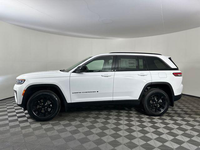 2026 Jeep Grand Cherokee GRAND CHEROKEE LAREDO ALTITUDE 4X4 2026 Jeep Grand Cherokee GRAND CHEROKEE LAREDO ALTITUDE 4X4