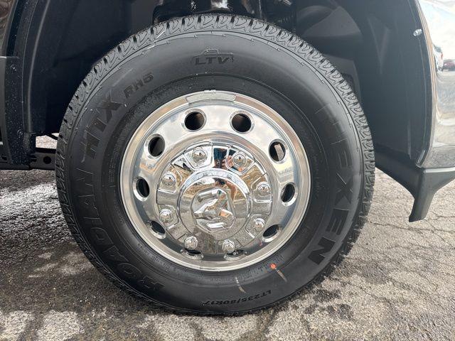 2026 Ram 3500 Tradesman Crew Cab 4x4 8' Box