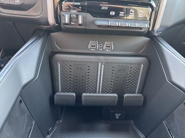 2026 Ram 2500 Laramie Crew Cab 4x4 6'4" Box