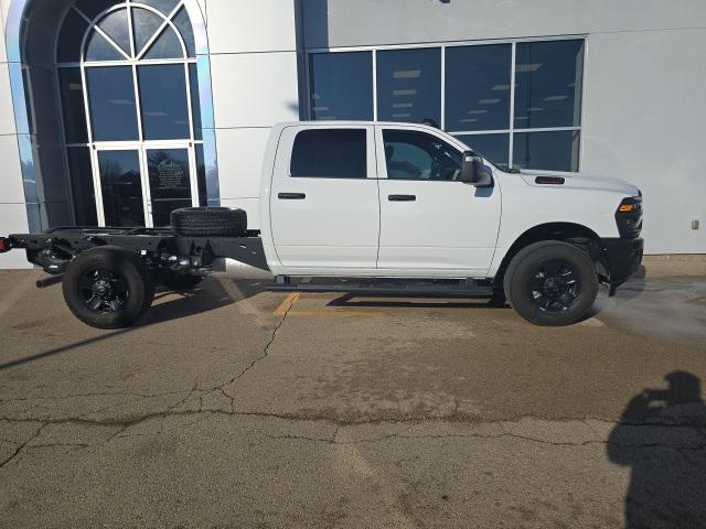 2025 RAM 3500 Chassis Tradesman/Big Horn