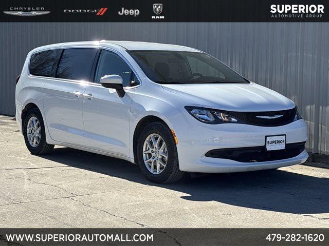 2022 Chrysler Voyager LX