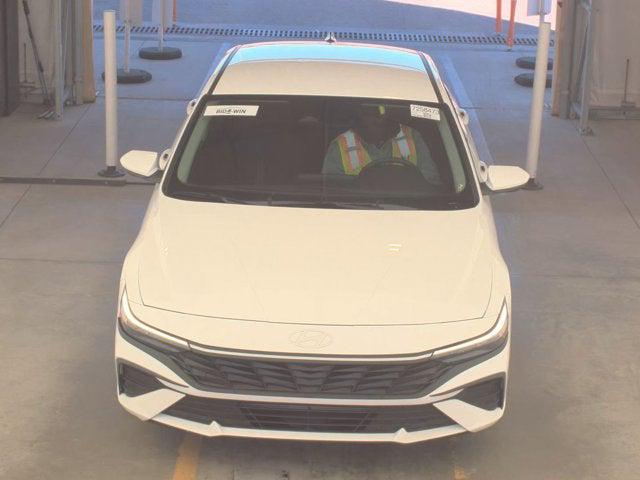 2024 Hyundai Elantra SE