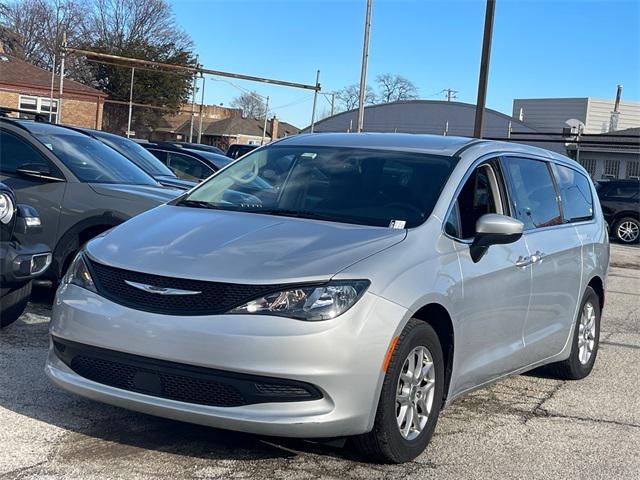 2022 Chrysler Voyager LX