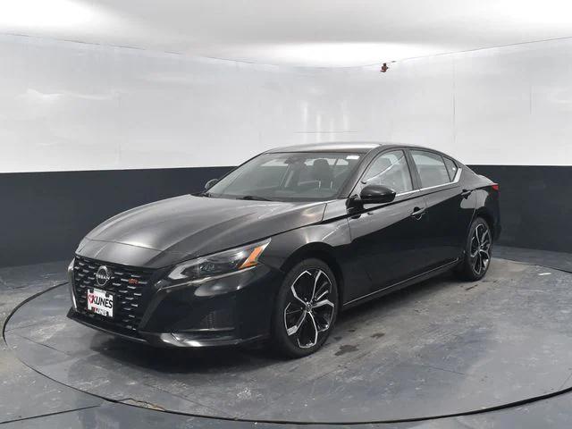 2023 Nissan Altima SR FWD