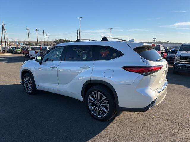 2021 Toyota Highlander Hybrid Platinum