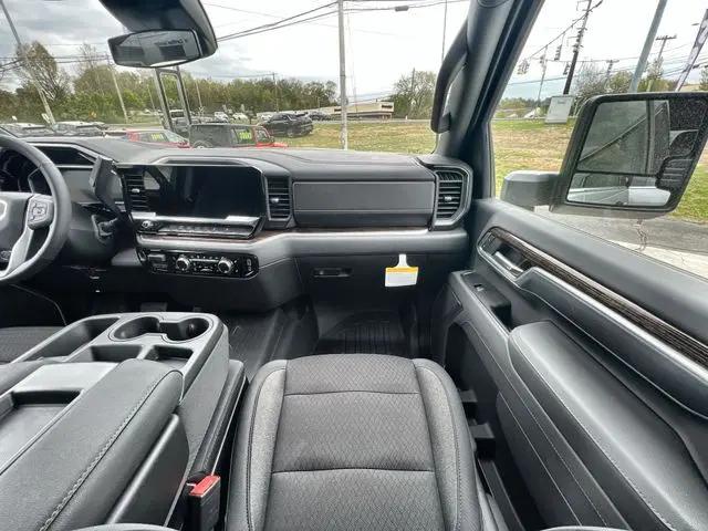 2026 GMC Sierra 2500HD Crew Cab, Standard Bed, SLE, 4WD