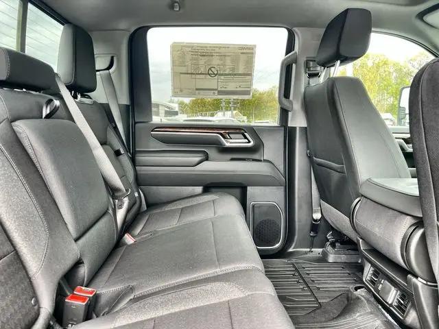 2026 GMC Sierra 2500HD Crew Cab, Standard Bed, SLE, 4WD