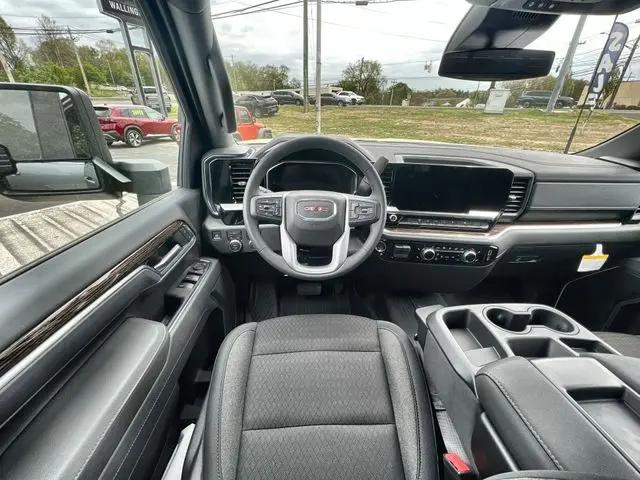 2026 GMC Sierra 2500HD Crew Cab, Standard Bed, SLE, 4WD