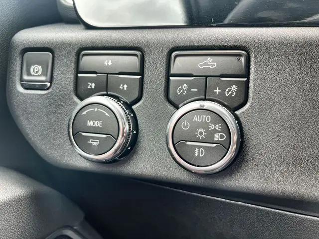2026 GMC Sierra 2500HD Crew Cab, Standard Bed, SLE, 4WD