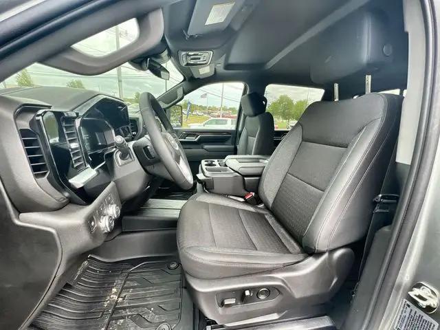 2026 GMC Sierra 2500HD Crew Cab, Standard Bed, SLE, 4WD