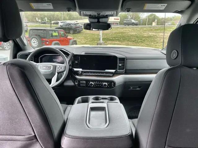 2026 GMC Sierra 2500HD Crew Cab, Standard Bed, SLE, 4WD