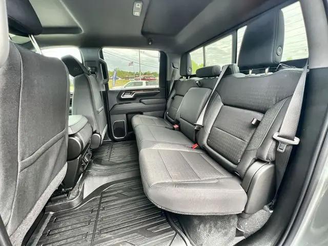 2026 GMC Sierra 2500HD Crew Cab, Standard Bed, SLE, 4WD