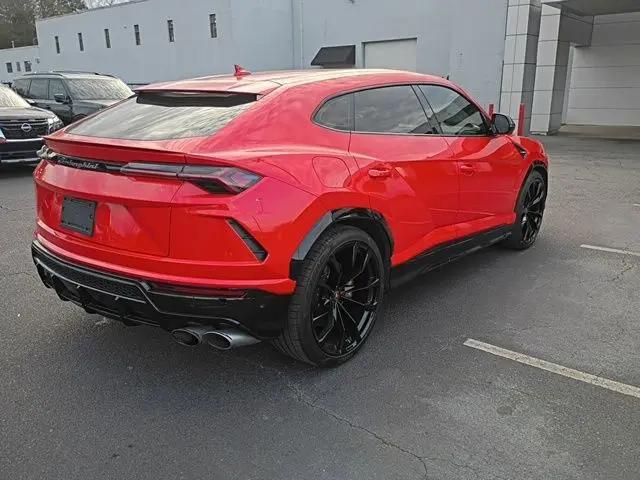 2022 Lamborghini Urus Graphite Capsule