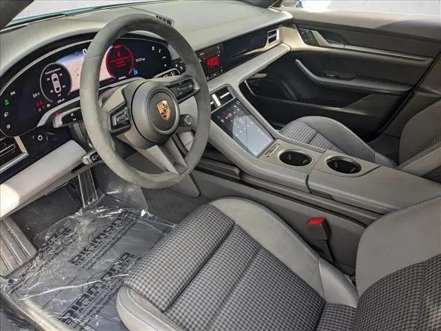 2025 Porsche Taycan Taycan