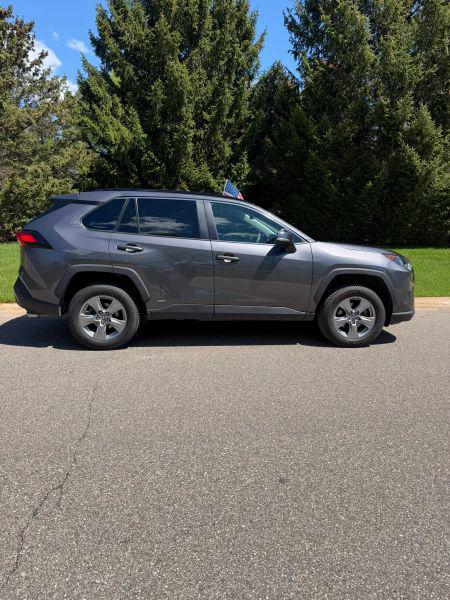 2022 Toyota RAV4 Hybrid LE