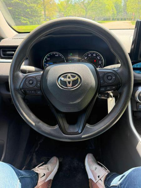 2022 Toyota RAV4 Hybrid LE