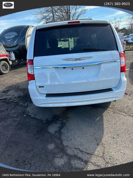 2016 Chrysler Town & Country Touring