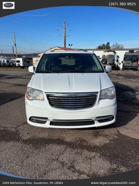 2016 Chrysler Town & Country Touring