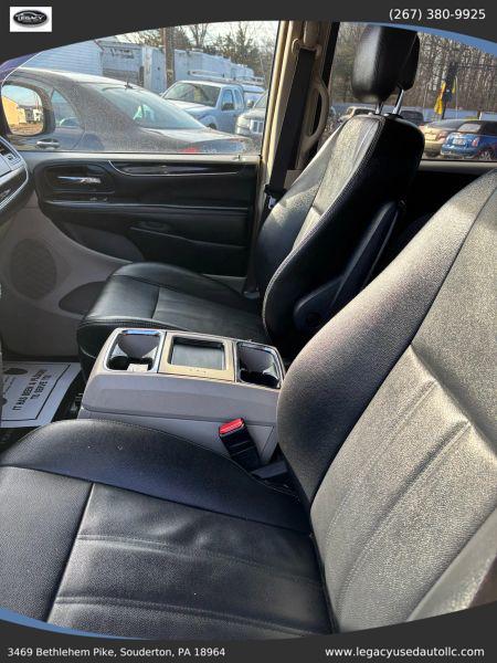 2016 Chrysler Town & Country Touring