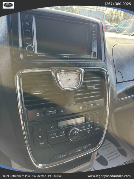 2016 Chrysler Town & Country Touring