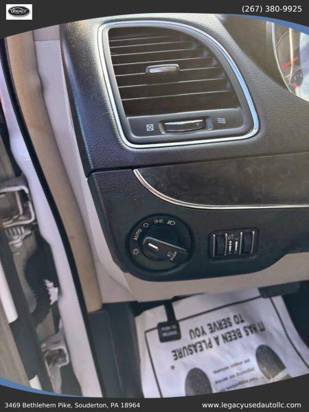 2016 Chrysler Town & Country Touring