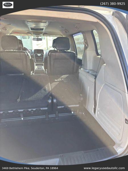 2016 Chrysler Town & Country Touring