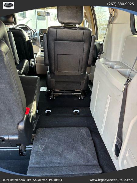 2016 Chrysler Town & Country Touring