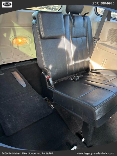2016 Chrysler Town & Country Touring