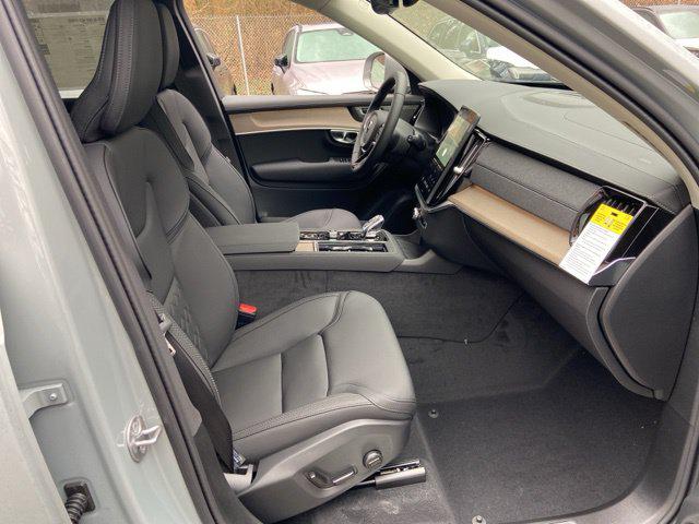 2026 Volvo XC90 Plus, B6 AWD Gas mild hybrid, Gasoline, Bright, 7 Seats