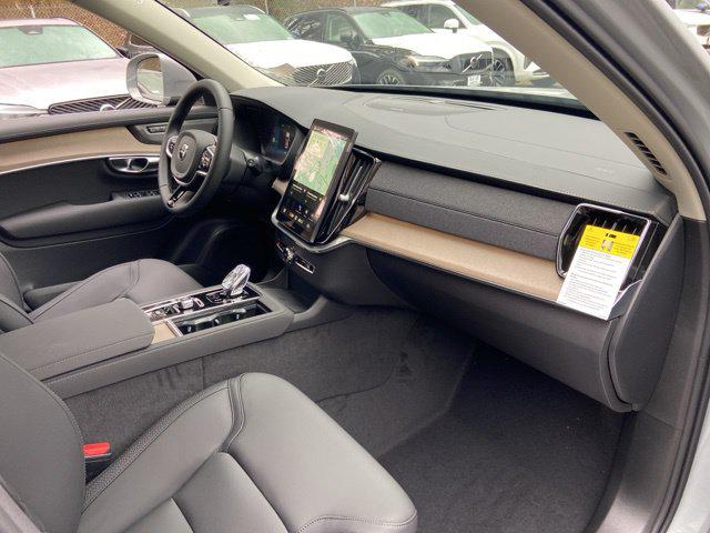 2026 Volvo XC90 Plus, B6 AWD Gas mild hybrid, Gasoline, Bright, 7 Seats