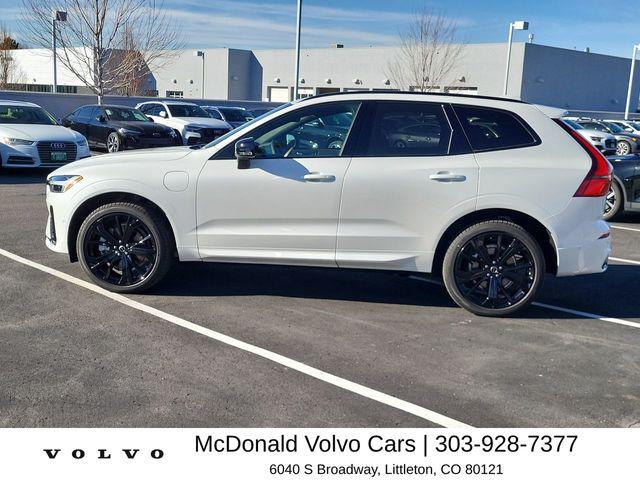 2026 Volvo XC60 Plug-In Hybrid Black Edition Ultra, T8 AWD Electric/Gasoline, Dark