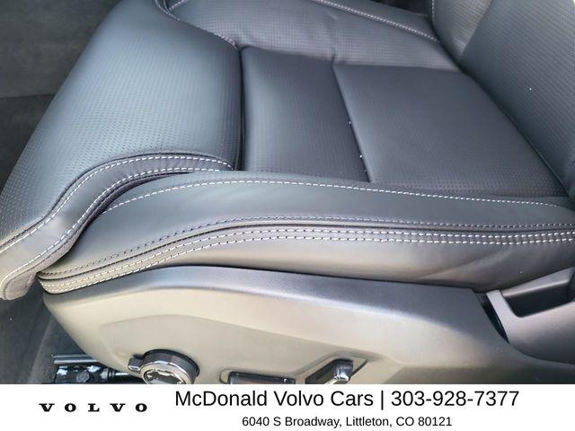 2026 Volvo XC60 Plug-In Hybrid Black Edition Ultra, T8 AWD Electric/Gasoline, Dark