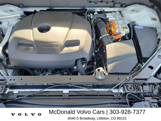 2026 Volvo XC60 Plug-In Hybrid Black Edition Ultra, T8 AWD Electric/Gasoline, Dark