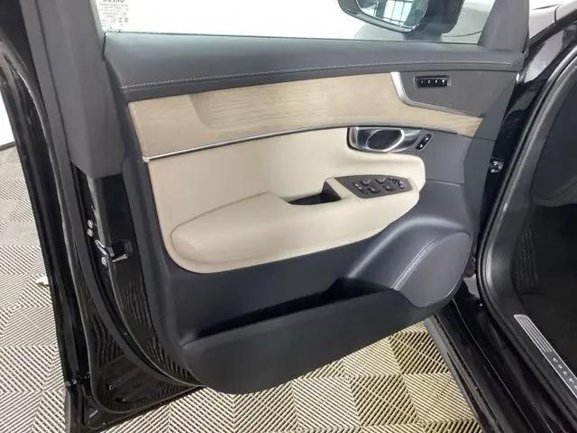 2026 Volvo XC90 Plus, B5 AWD Gas (mild hybrid), Gasoline, Bright, 7 Seats