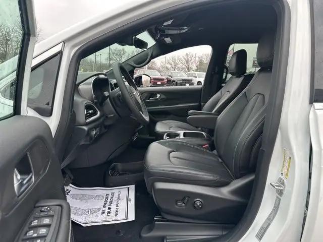 2026 Chrysler Voyager LX