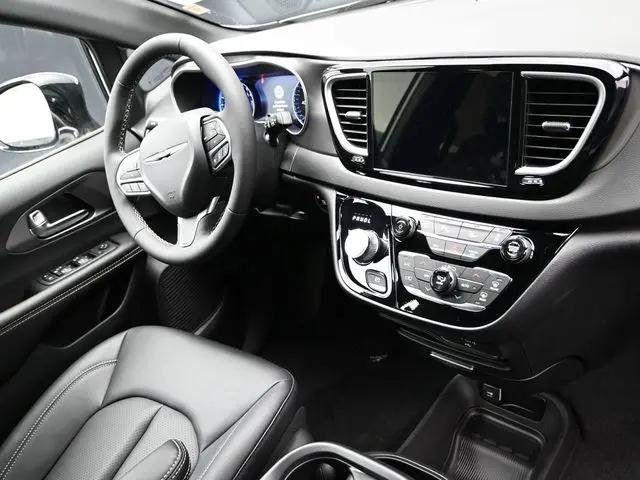 2026 Chrysler Voyager LX