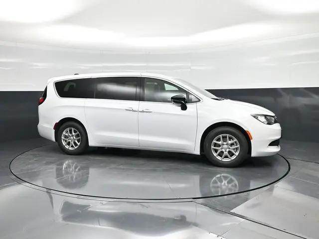 2026 Chrysler Voyager LX