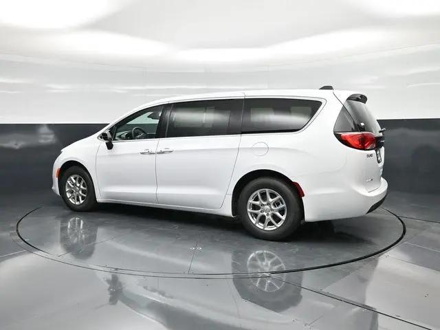 2026 Chrysler Voyager LX