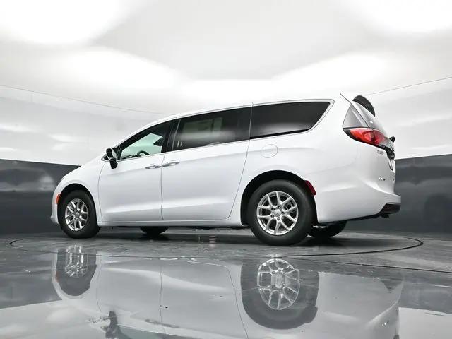 2026 Chrysler Voyager LX
