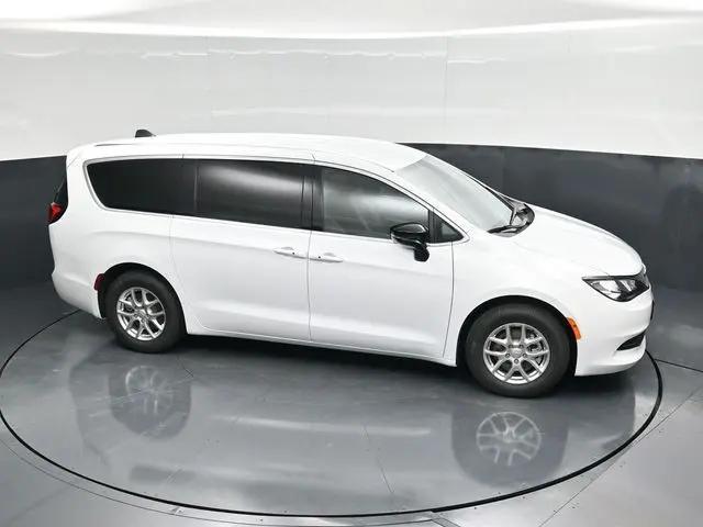 2026 Chrysler Voyager LX