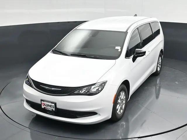 2026 Chrysler Voyager LX