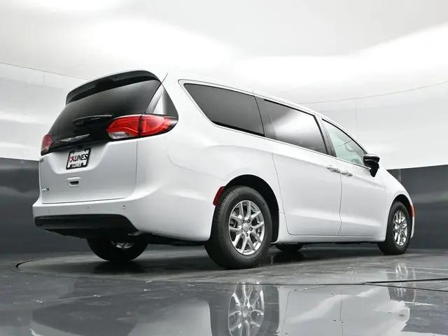 2026 Chrysler Voyager LX
