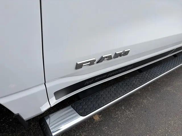2022 Ram 1500 Big Horn Crew Cab 4x4 6'4" Box