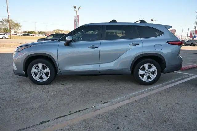 2023 Toyota Highlander LE