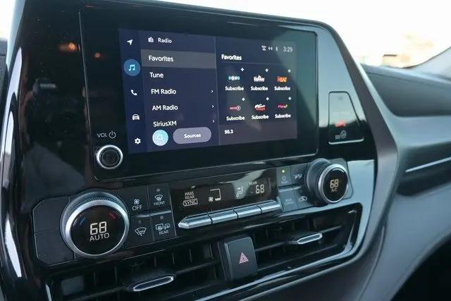 2023 Toyota Highlander LE