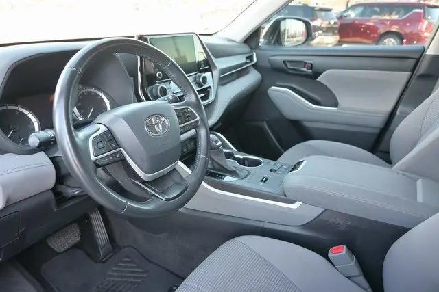 2023 Toyota Highlander LE
