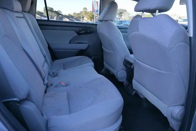 2023 Toyota Highlander LE